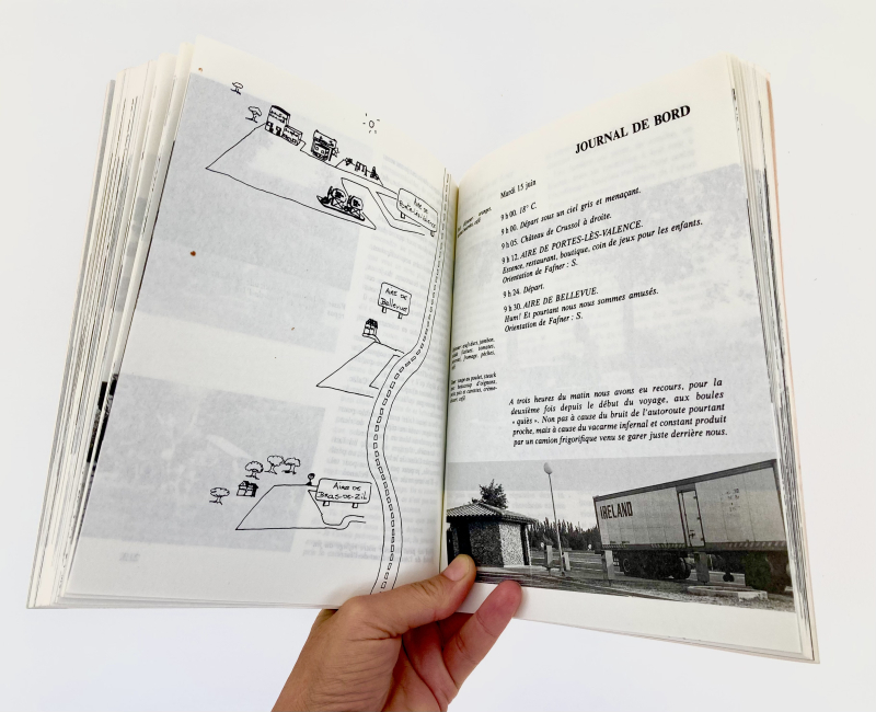 Fig. 4. Photographie des pages 214 et 215 de l’édition française de Les Autonautes de la cosmoroute ou un voyage intemporel Paris-Marseille de Carol Dunlop et Julio Cortázar, traduit de l’espagnol (Argentine) par Laure Bataillon, Paris, Gallimard, 1983. (© photo : Anna Guilló)